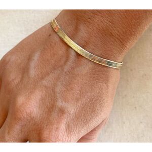 Classic 18K Gold Herringbone Chain Bracelet